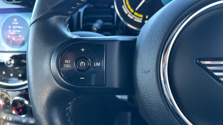 MINI Hatchback 135kW Cooper S Level 3 33kWh 3dr Auto Electric Hatchback